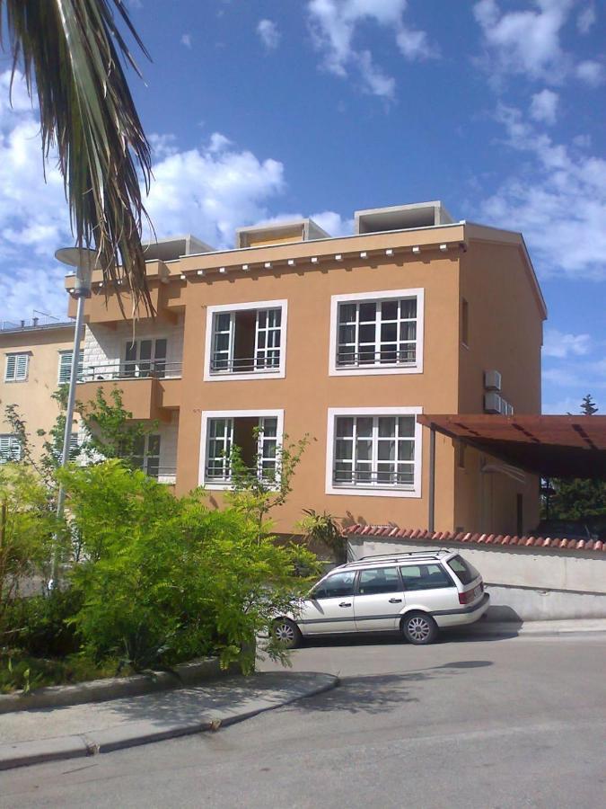 Apartmani Mistral Makarska Bagian luar foto