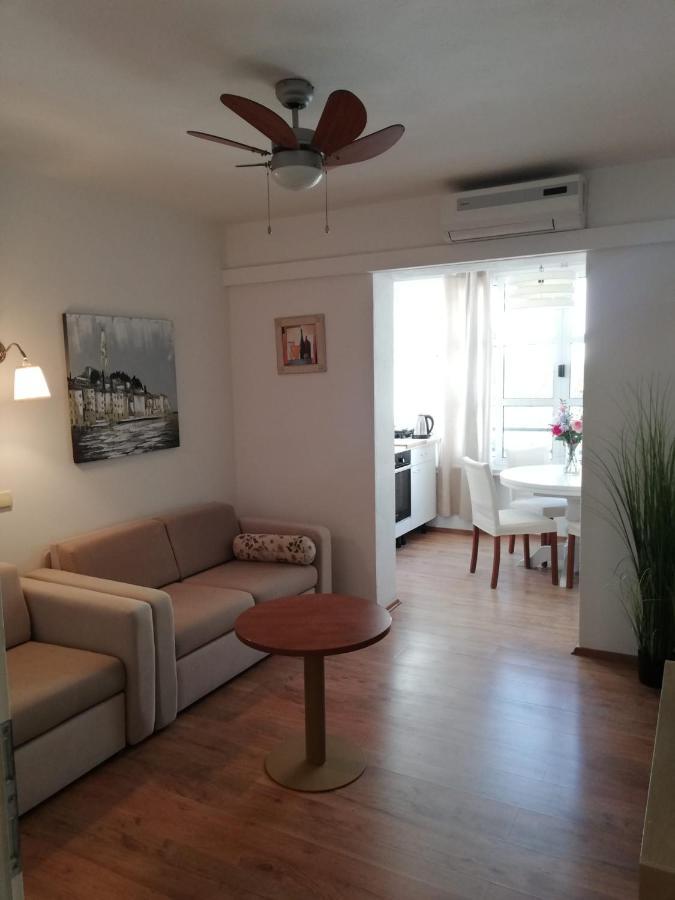 Apartmani Mistral Makarska Bagian luar foto