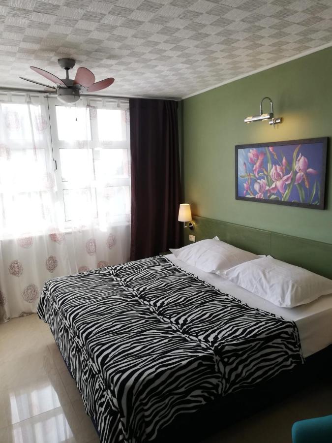 Apartmani Mistral Makarska Bagian luar foto