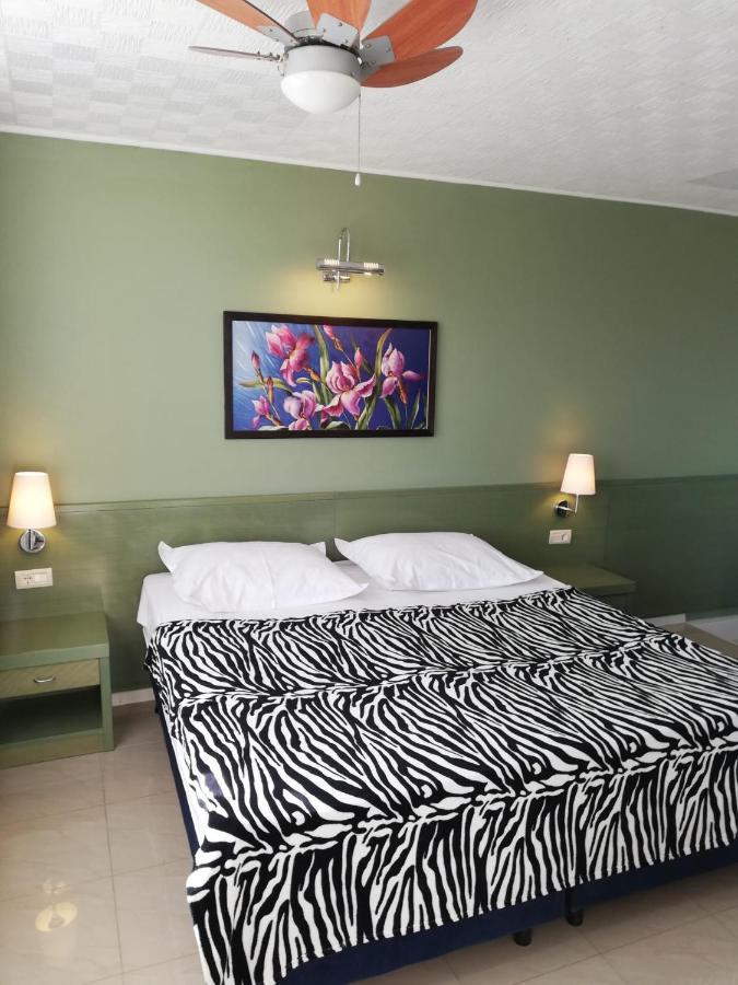 Apartmani Mistral Makarska Ruang foto